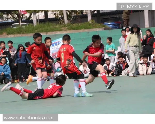 谷子:足球之光闪耀绿茵场 谷子:足球之光闪耀绿茵场